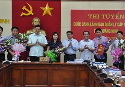 Bộ Nội vụ công bố 2 thí sinh trúng tuyển chức vụ phó