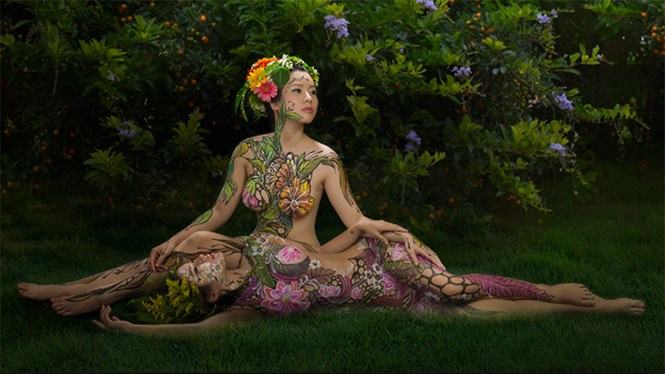 Bỏ quy định cấm người đẹp chụp và phổ biến ảnh khỏa thân