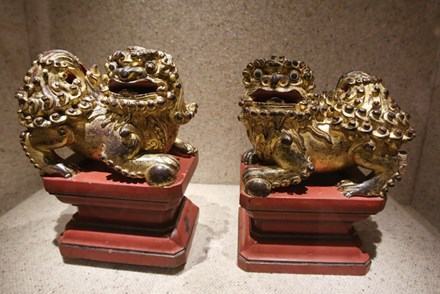 Bộ sưu tập đồ gỗ thếp vàng lần đầu công bố ảnh 8