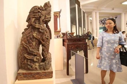 Bộ sưu tập đồ gỗ thếp vàng lần đầu công bố ảnh 9