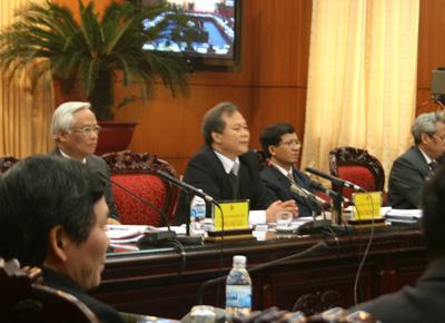 Bộ trưởng giải trình, nhận lỗi về những quy định “hành dân”