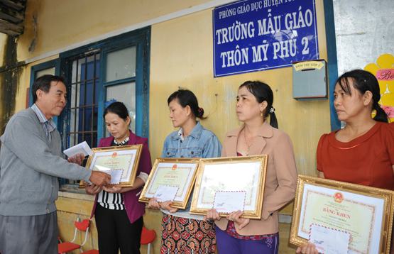 Cứu học sinh khỏi lũ: 5 giáo viên nhận Bằng khen của Bộ GD-ĐT