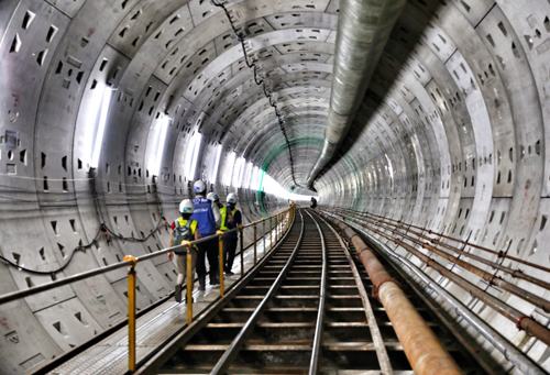 Giấc mơ metro của người Sài Gòn chưa thể thành hiện thực. Ảnh: Hữu Khoa.