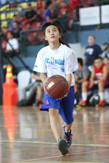 5.500 trẻ em được tập bóng rổ miễn phí