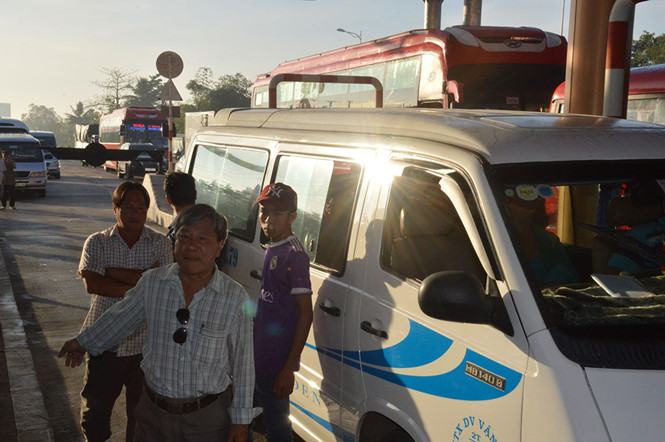 Ông Phước yêu cầu lãnh đạo trạm phải ra đối thoại  /// Ảnh: Hoàng Vân