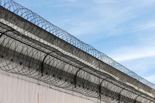 Brazil: 200 tù nhân vượt ngục, 100 người trốn thoát