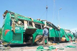 Bu lông bánh xe bị bứt ra trước khi xe khách Mai Linh gặp nạn