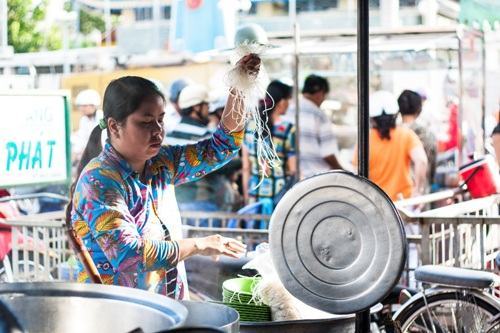 Bữa sáng ở Châu Đốc với hủ tiếu Nam Vang