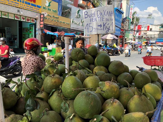 Bưởi da xanh cũng xuống đường vì rớt giá