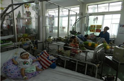 Trẻ bệnh tim khắc khoải chờ mổ