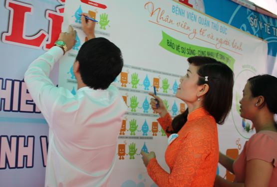 Phát động phong trào “Bệnh viện xanh – sạch – đẹp” 2016