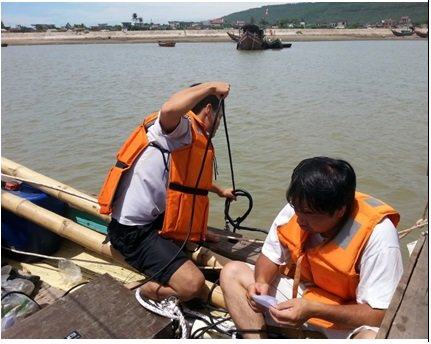 Cá chết hàng loạt: Khẩn trương tìm độc tố trong 200 mẫu nước, cá  