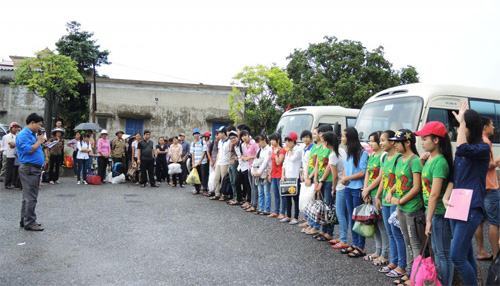 Cả làng góp tiền thuê xe cho thí sinh đi thi