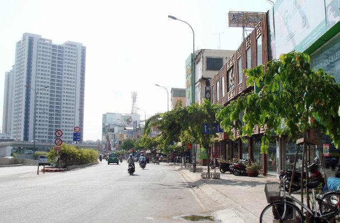 Cả nước oi bức, Sài Gòn mây – nắng đan xen