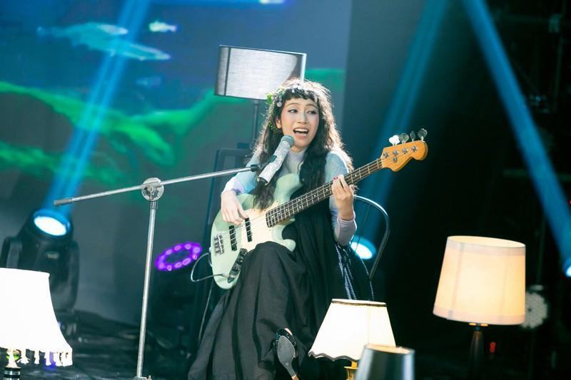 Ca sĩ tự làm MV để gặp khán giả