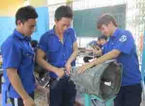 Các ngành thu hút nhân lực có tay nghề