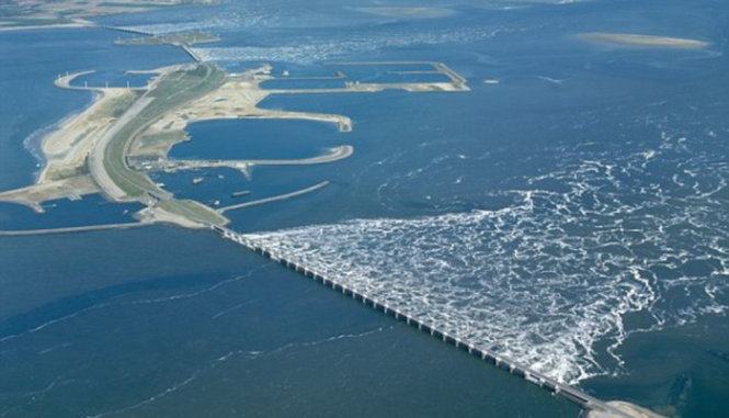 Hà Lan ngàn đời chống ngập bằng vắt nước lấy đất 