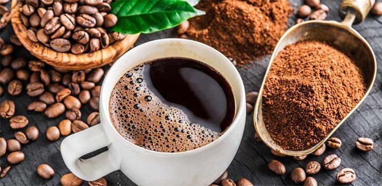  Caffeine kích thích đi tiểu, khiến cơ thể mất nước.