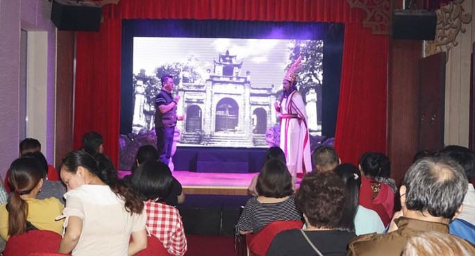 Cải lương nỗ lực tiếp cận khán giả