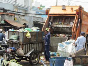 Cấm xe tự chế thu gom rác