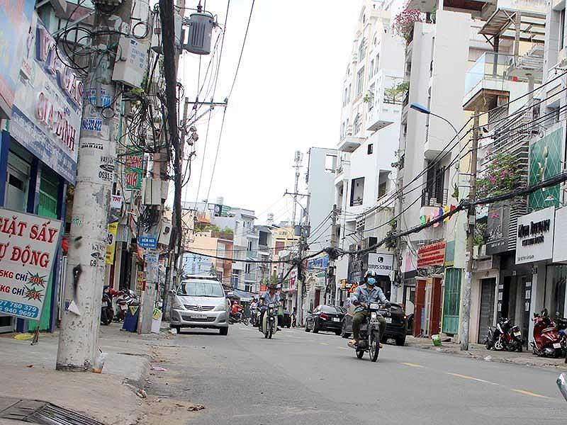 Cán bộ không chuyên trách lo mất việc - ảnh 1