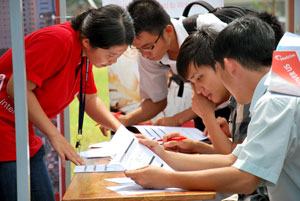 Cần doanh nghiệp hỗ trợ ngoại ngữ, kỹ năng mềm