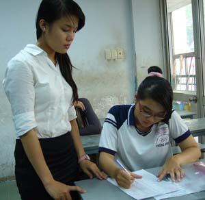 Cần giảm chỉ tiêu trường công