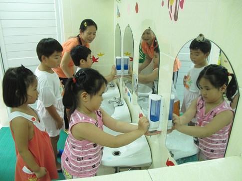 Cẩn trọng với bệnh đau mắt đỏ khi thời tiết giao mùa - ảnh 3