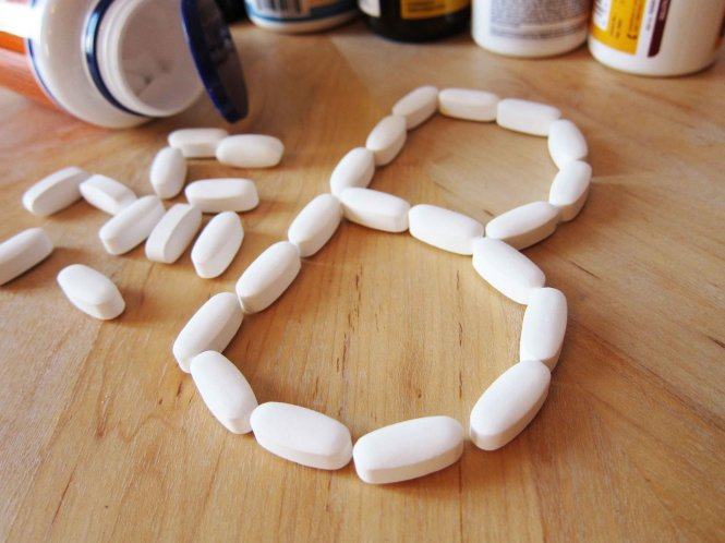 Cảnh báo nam giới hút thuốc không nên sử dụng vitamin B liều cao