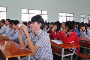 Cánh cửa rộng mở với HS sau THCS