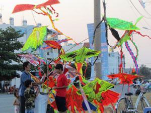 Cánh diều chở… hiểm họa