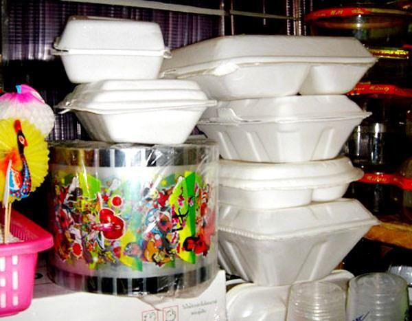 Cảnh giác với hộp xốp, đồ nhựa dùng một lần có thể phá hủy gan, gây ung thư