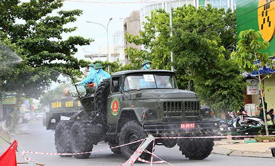 Cần Thơ: Phun hóa chất khử trùng trên địa bàn thành phố để phòng, chống dịch Covid-19