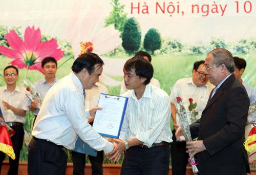 Cấp hàng tỉ đồng cho học sinh, sinh viên giỏi toán và nhà toán học