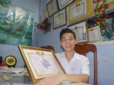 Cậu bé trò chơi