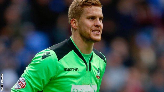 Cầu thủ đầu tiên dứt áo, chia tay hẳn M.U