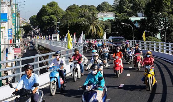 Thông xe nhánh cầu vượt thép Nguyễn Kiệm – Hoàng Minh Giám