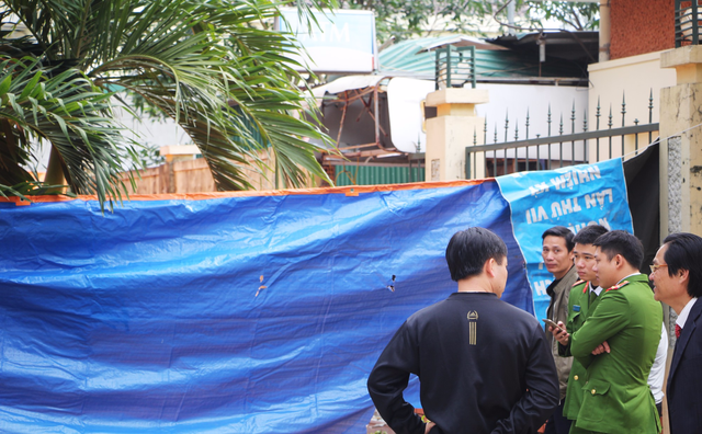 Cây ATM Vietinbank bất ngờ nổ tung ở Cửa Lò - Ảnh 3. Cây ATM Vietinbank bất ngờ nổ tung ở Cửa Lò - Ảnh 3.