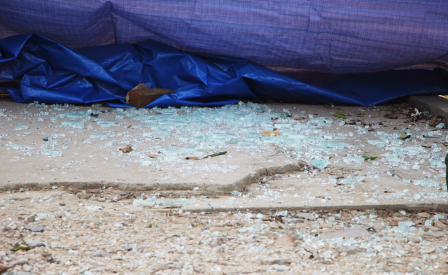 Cây ATM Vietinbank bất ngờ nổ tung ở Cửa Lò - Ảnh 4. Cây ATM Vietinbank bất ngờ nổ tung ở Cửa Lò - Ảnh 4.