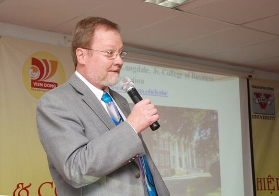 CĐ Viễn Đông liên kết đào tạo cử nhân QTKD với ĐH Valdosta (Hoa Kỳ)