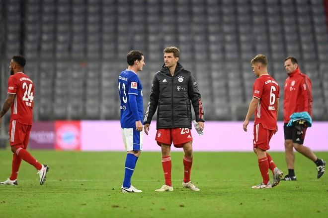 CĐV Bayern Munich trả lại vé vì sợ Siêu cúp châu Âu thành… ‘siêu lây nhiễm’