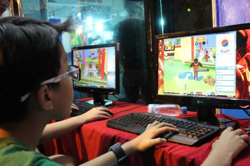 Học sinh thường bị game thu hút đến mất tập trung học tập /// H.A