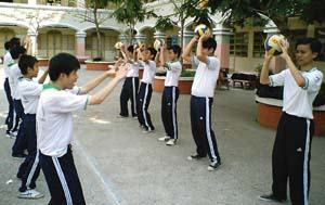 Chăm văn hóa, lơ là thể chất