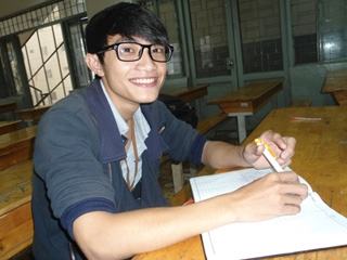 Chàng sinh viên năm 2 đỗ thủ khoa đại học