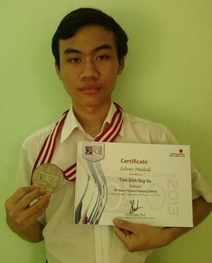 “Chàng trai  bạc” và ước mơ bục giảng