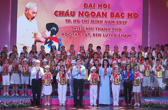 350 đội viên, thiếu nhi được tuyên dương cháu ngoan Bác Hồ
