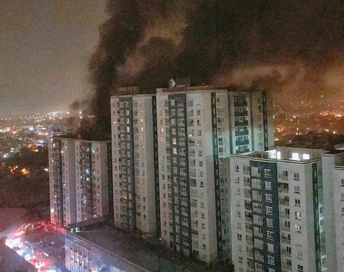 Cháy chung cư Carina: Chắc chắn có bị can, có người bị xử lý - Ảnh 1.