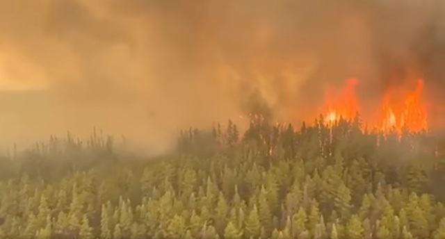 Cháy rừng Canada thêm nghiêm trọng, khói lan tận Mỹ và Na Uy