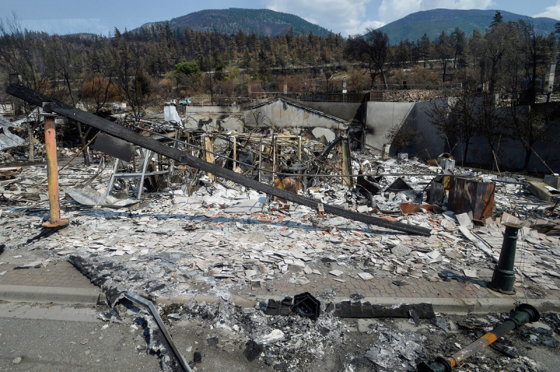 Cháy rừng xóa sổ toàn hoàn’ một thị trấn ở Canada - ảnh 3