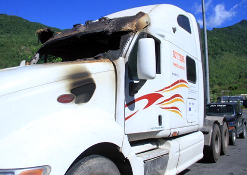 Cháy xe đầu kéo trong hầm Hải Vân